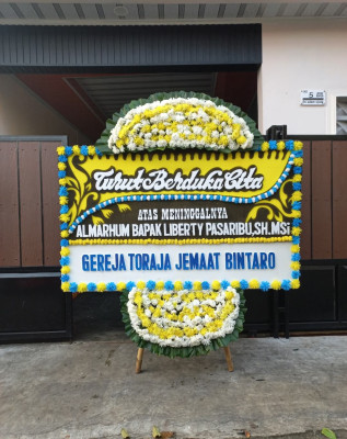 Papan Bunga Duka di Kesepuhan