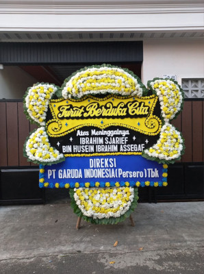 Papan Bunga Duka di Kesepuhan