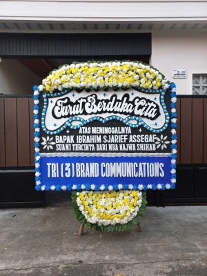 Papan Bunga Duka di Kesepuhan